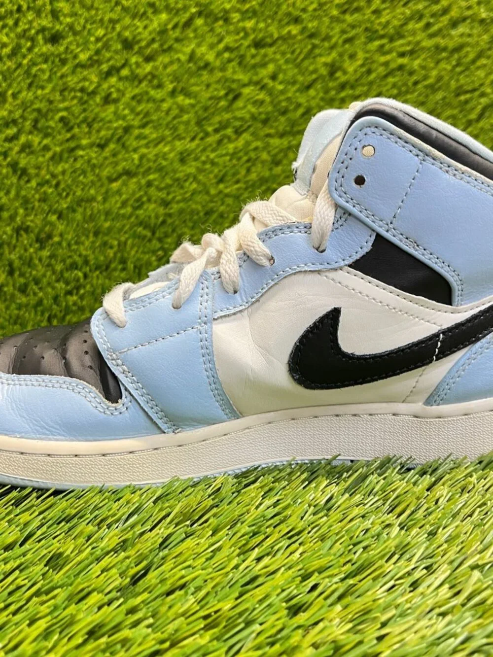 Nike Air‎ Jordan 1 Mid Boys Size 7Y Blue Black White Basketball Shoes Sneakers